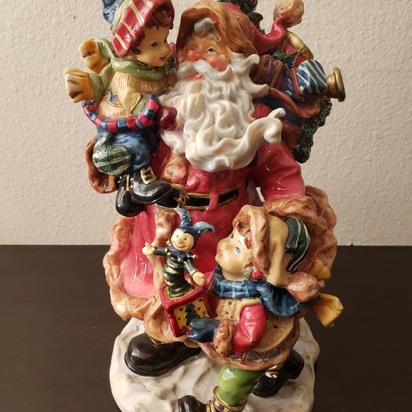 Santa Clause Resin Statue Christmas Decor. - Picture 6 of 7